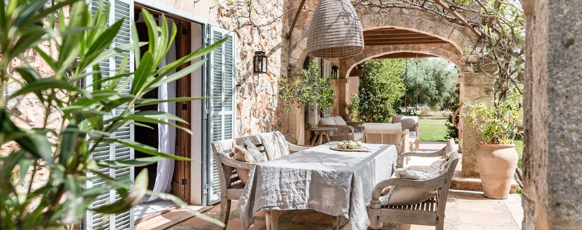 Dining table at Le Chardon - large luxury chalet