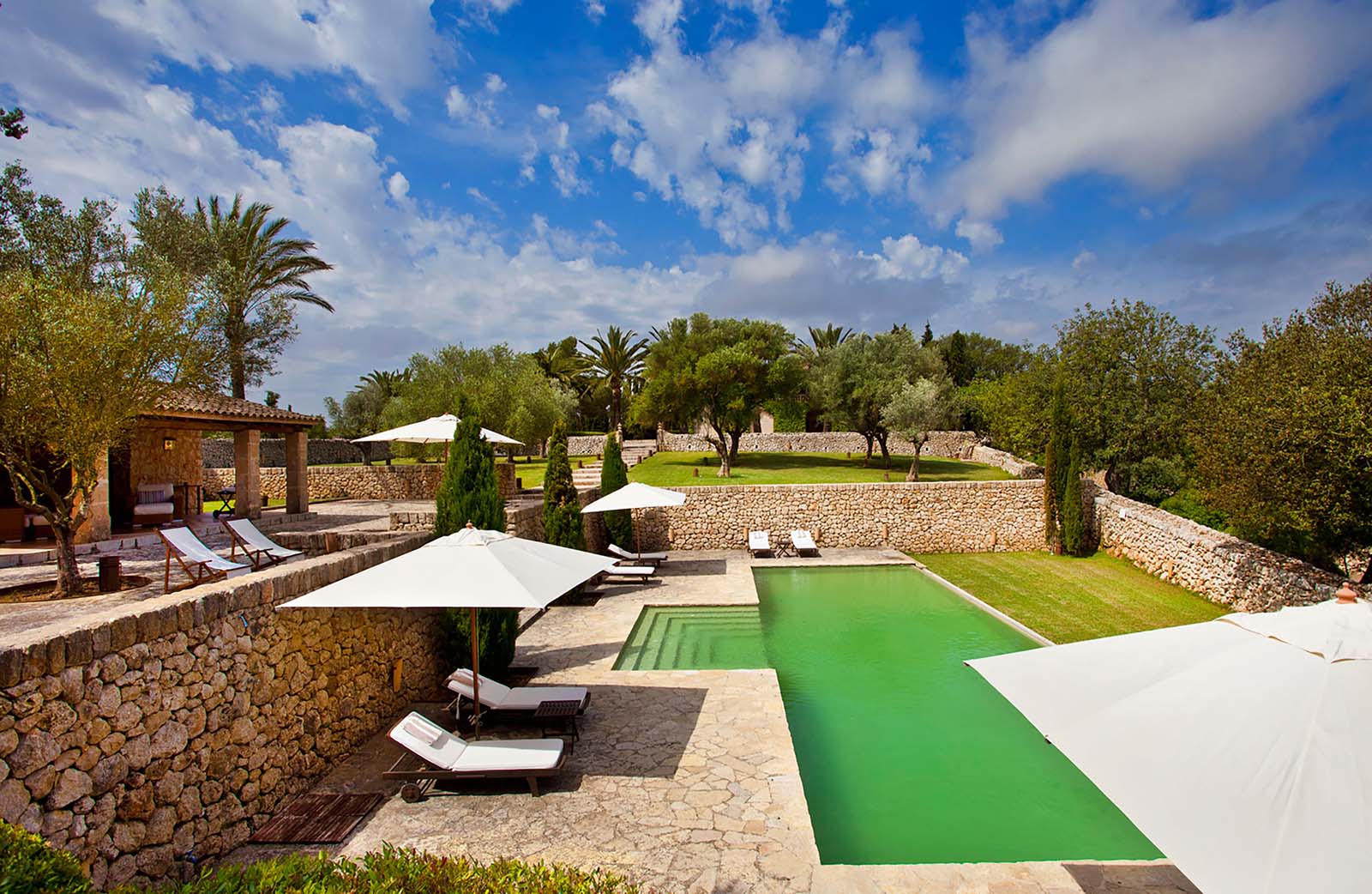 Dining table at Le Chardon - large luxury chalet