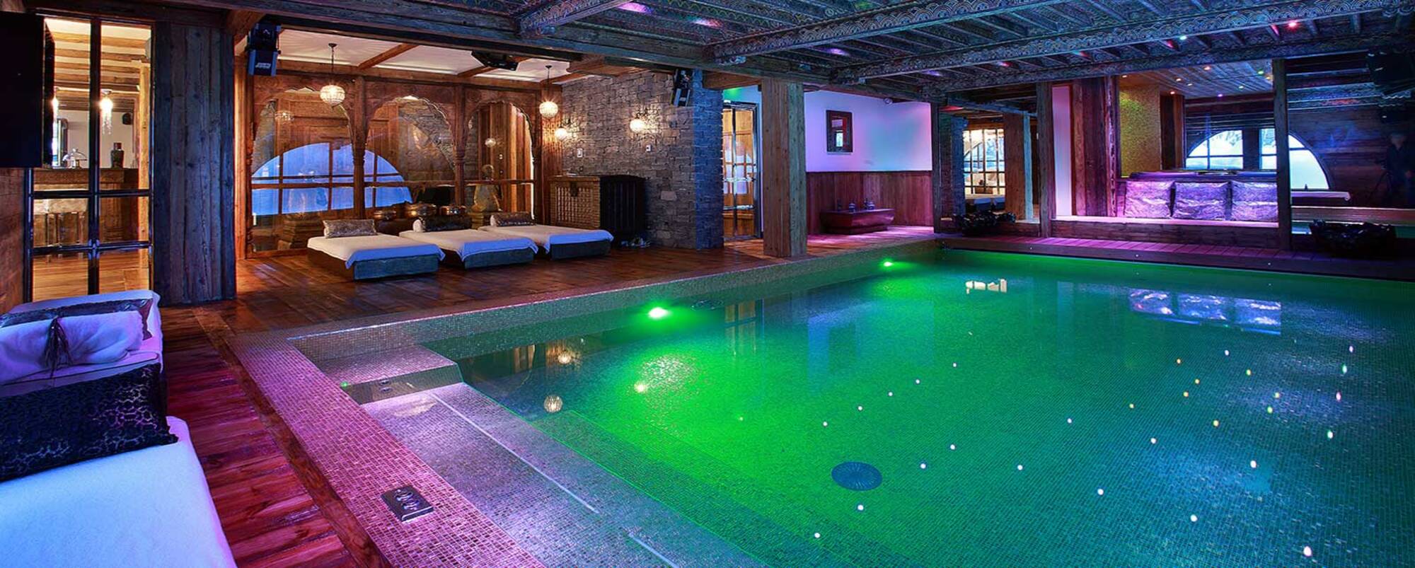 Dining table at Le Chardon - large luxury chalet