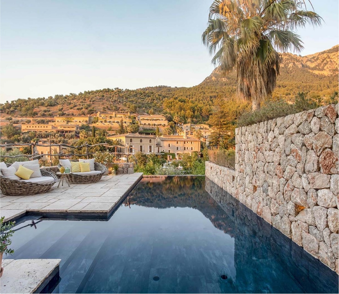 Ski into your luxury ski chalet